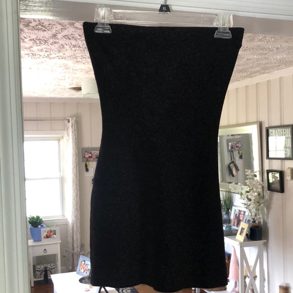 🪷5/$10 🪷 Alexia Amore Black strapless dress - Picture 2 of 4